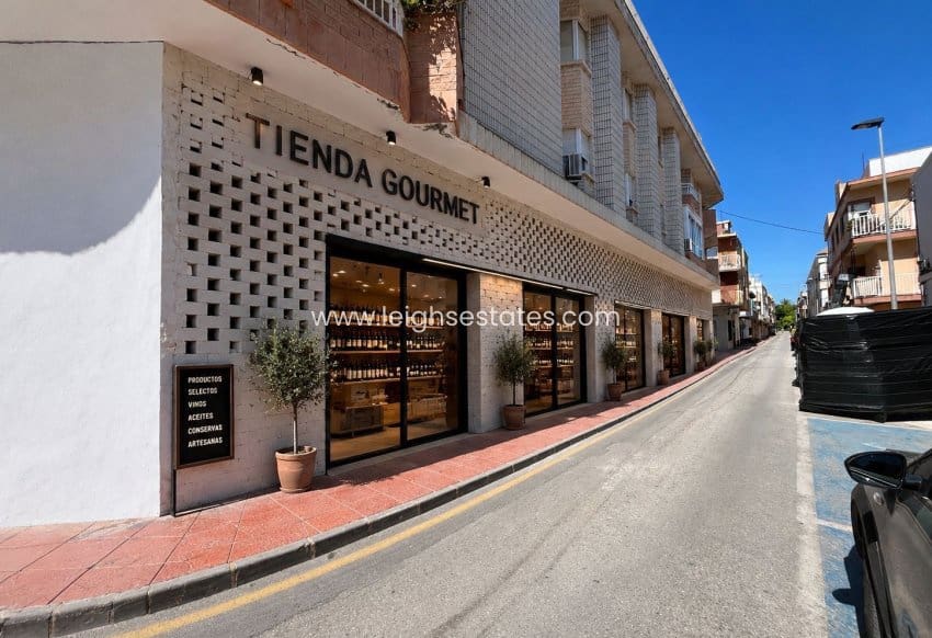Commercial for sale in Santiago de la Ribera - € 220,000 (Ref: 9844647)