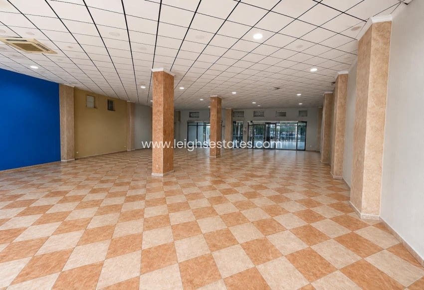 Commercieel te koop in Torrevieja - € 450.000 (Ref: 9850737)