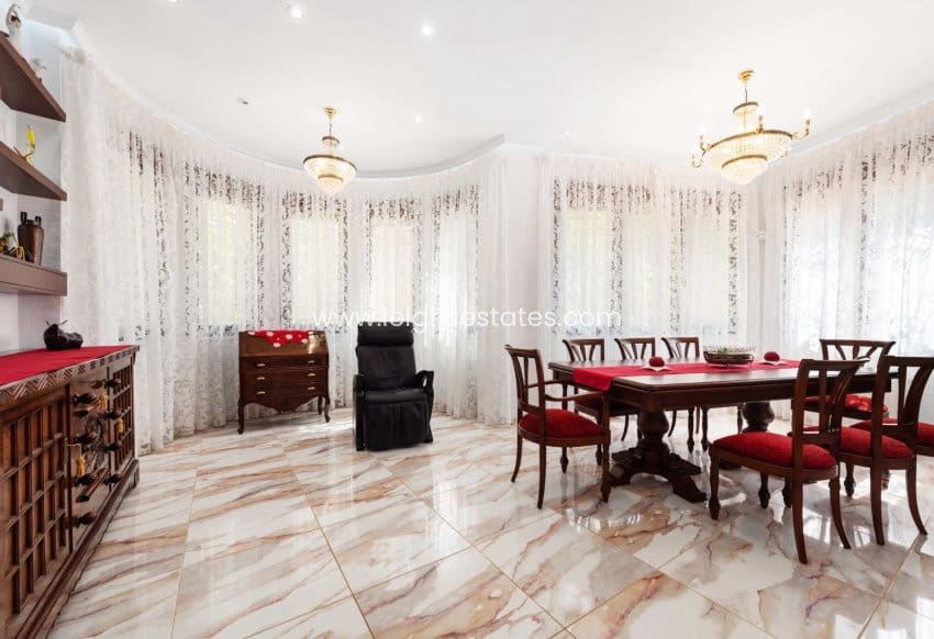 4 bedroom Villa for sale in Dehesa de Campoamor with pool garage - € 1,600,000 (Ref: 9854701)