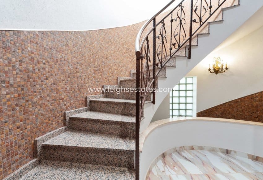 4 bedroom Villa for sale in Dehesa de Campoamor with pool garage - € 1,600,000 (Ref: 9854701)