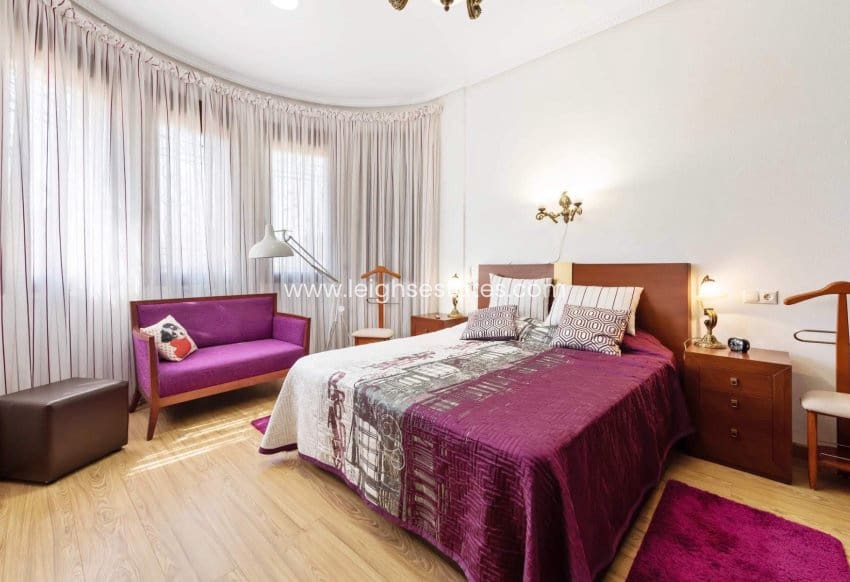 4 bedroom Villa for sale in Dehesa de Campoamor with pool garage - € 1,600,000 (Ref: 9854701)