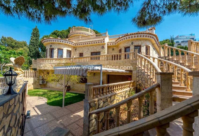 4 bedroom Villa for sale in Dehesa de Campoamor with pool garage - € 1,600,000 (Ref: 9854701)
