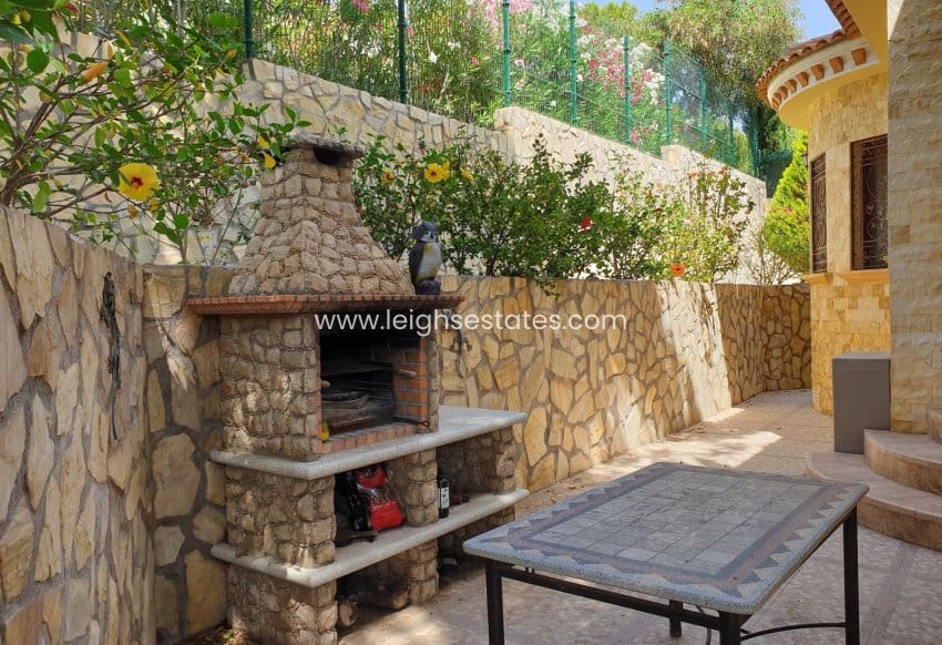 4 bedroom Villa for sale in Dehesa de Campoamor with pool garage - € 1,600,000 (Ref: 9854701)