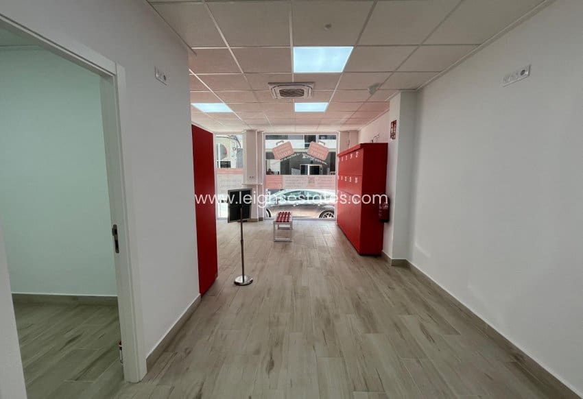 Commerciale in vendita in Torrevieja - 139.900 € (Rif: 9872793)
