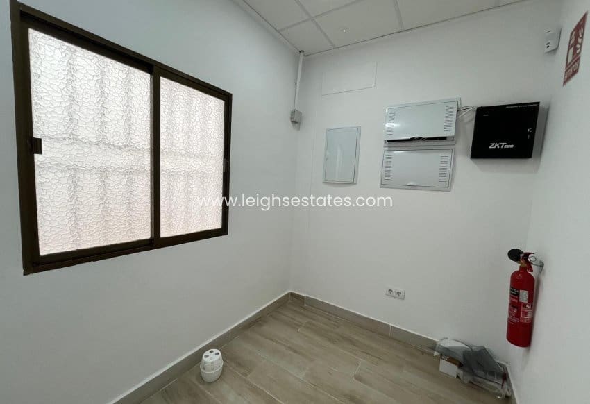 Commerciale in vendita in Torrevieja - 139.900 € (Rif: 9872793)