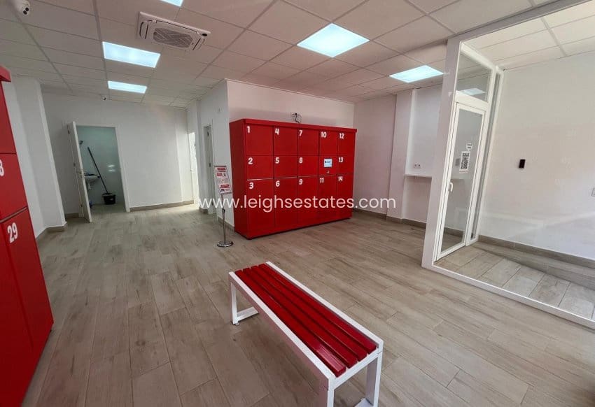 Commerciale in vendita in Torrevieja - 139.900 € (Rif: 9872793)