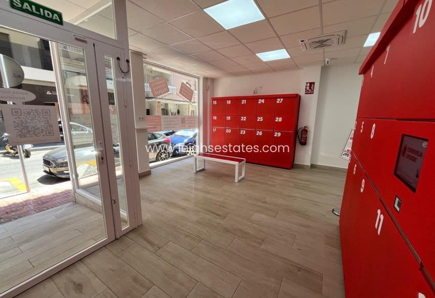 Commerciale in vendita in Torrevieja - 139.900 € (Rif: 9872793)