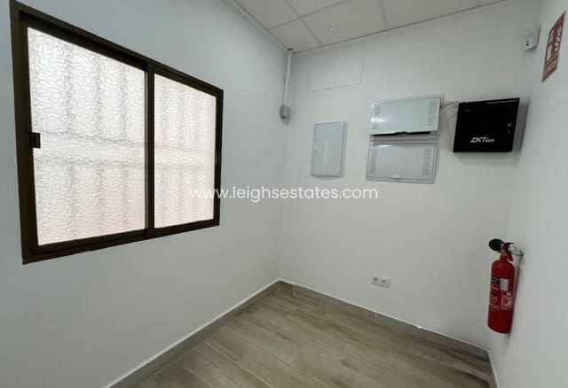 Commercieel te koop in Torrevieja - € 139.900 (Ref: 9872793)