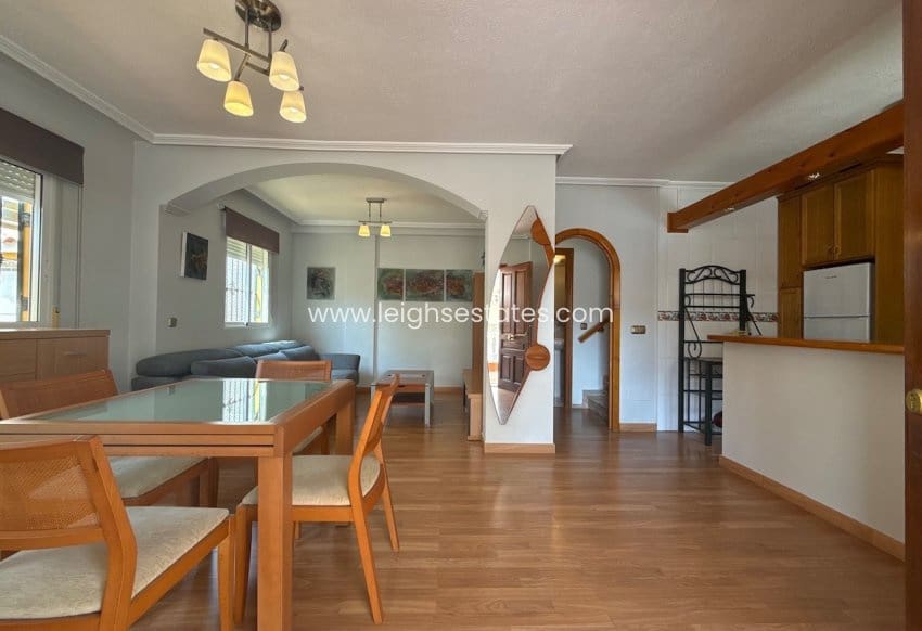 2 slaapkamer Huis te koop in La Zenia met zwembad garage - € 198.000 (Ref: 9877619)