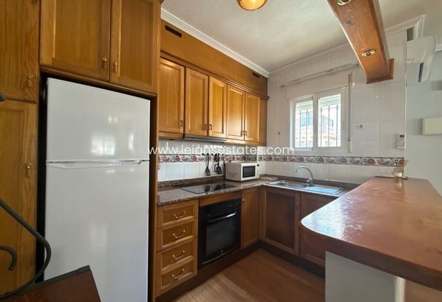 2 slaapkamer Huis te koop in La Zenia, Orihuela met zwembad garage - € 198.000 (Ref: 9877619)