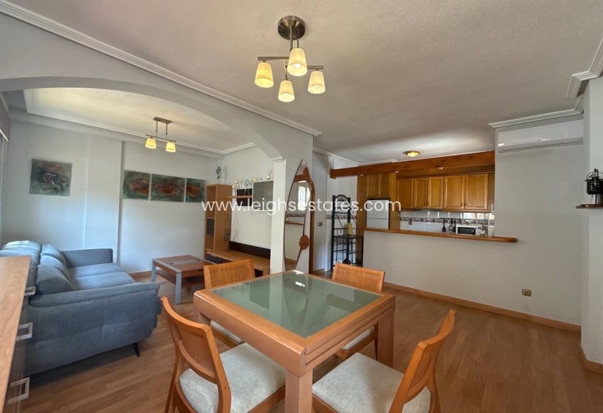 2 slaapkamer Huis te koop in La Zenia met zwembad garage - € 198.000 (Ref: 9877619)