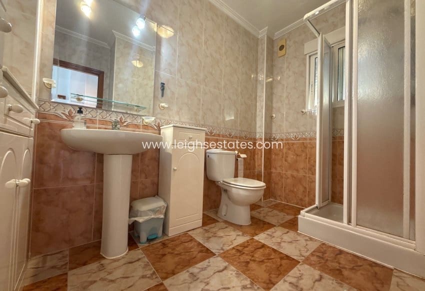 2 slaapkamer Huis te koop in La Zenia met zwembad garage - € 198.000 (Ref: 9877619)