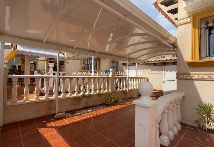 2 slaapkamer Huis te koop in La Zenia met zwembad garage - € 198.000 (Ref: 9877619)