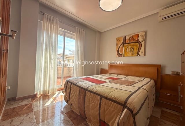 2 slaapkamer Huis te koop in La Zenia, Orihuela met zwembad garage - € 198.000 (Ref: 9877619)