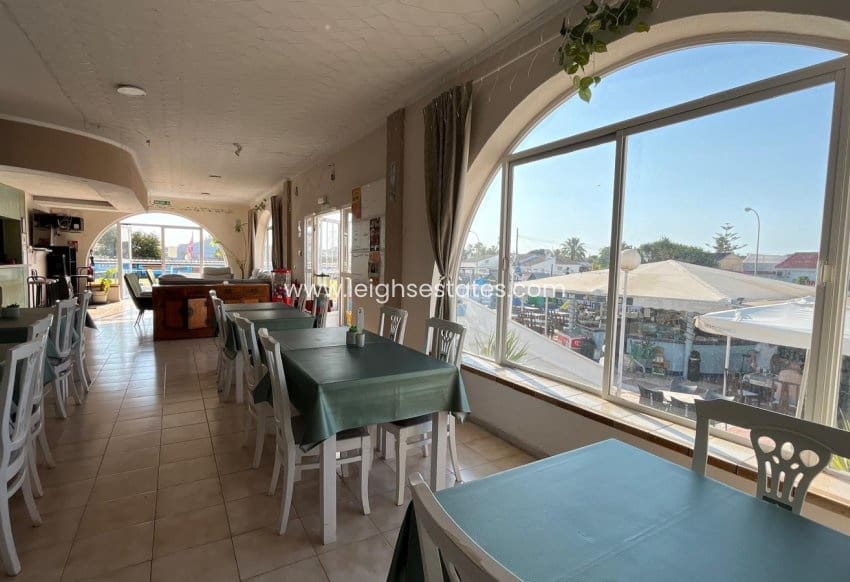 Commercial for sale in Torrevieja with pool - € 1,500,000 (Ref: 9880554)