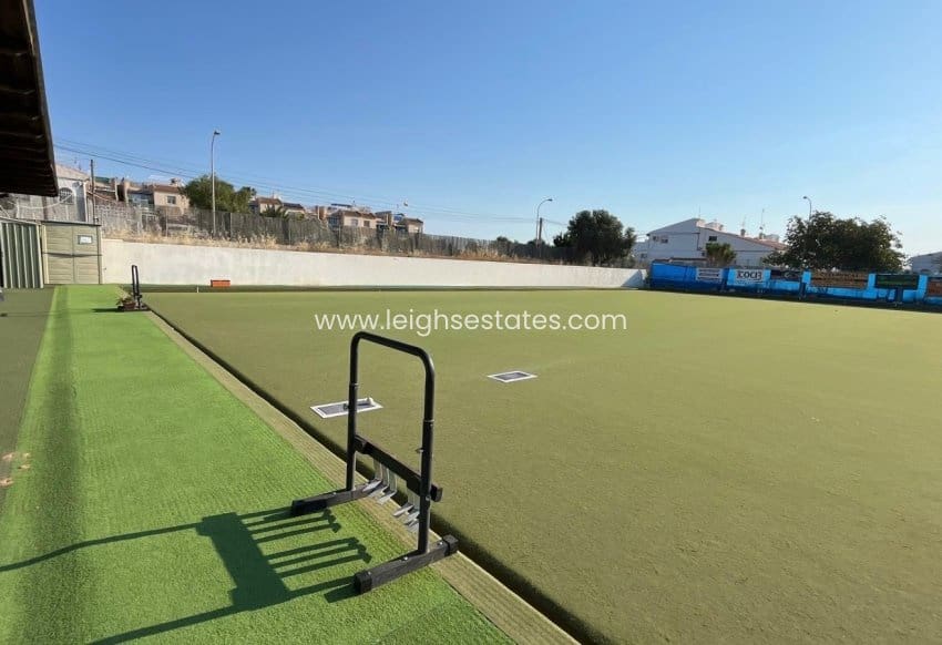 Commercial for sale in Torrevieja with pool - € 1,500,000 (Ref: 9880554)
