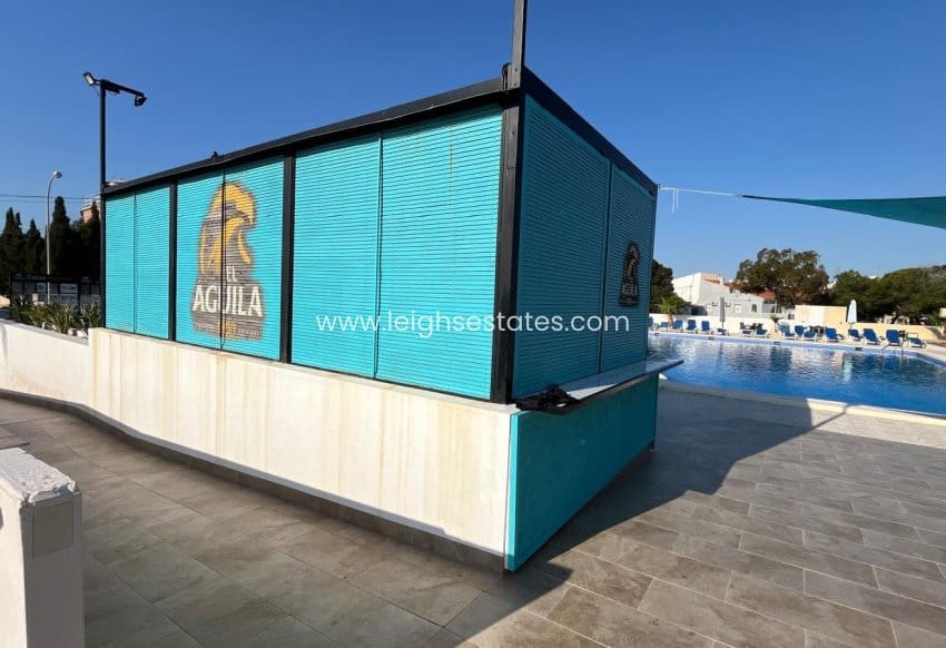 Commercial for sale in Torrevieja with pool - € 1,500,000 (Ref: 9880554)