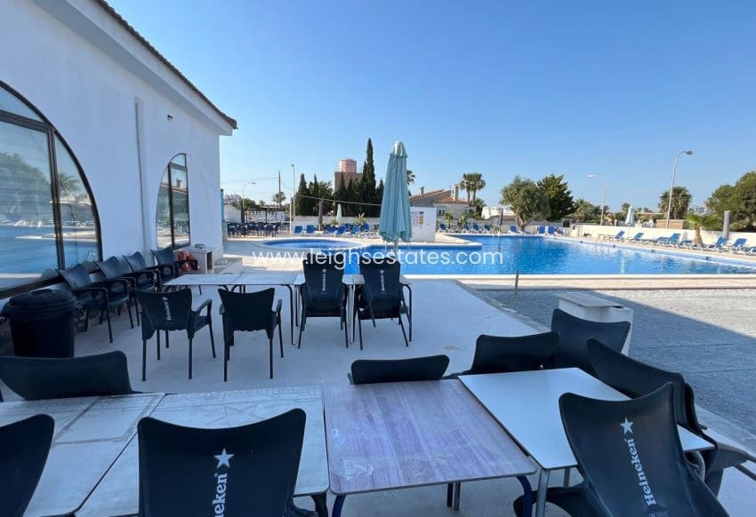 Commercial for sale in Torrevieja with pool - € 1,500,000 (Ref: 9880554)