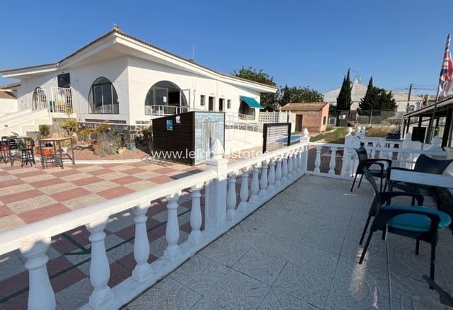 Erhverv til salg i Torrevieja med swimmingpool - € 1.500.000 (Ref: 9880554)