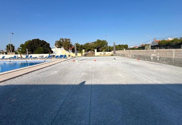 Erhverv til salg i Torrevieja med swimmingpool - € 1.500.000 (Ref: 9880554)