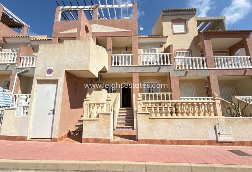 2 bedroom Apartment for sale in Villamartin with pool - € 135,000 (Ref: 9895609)