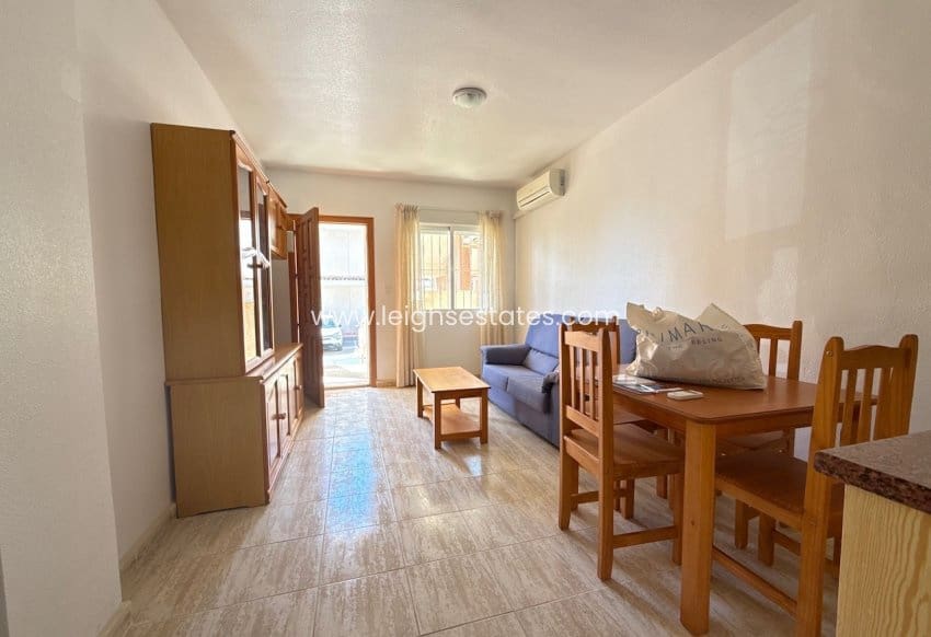2 bedroom Apartment for sale in Villamartin with pool - € 135,000 (Ref: 9895609)