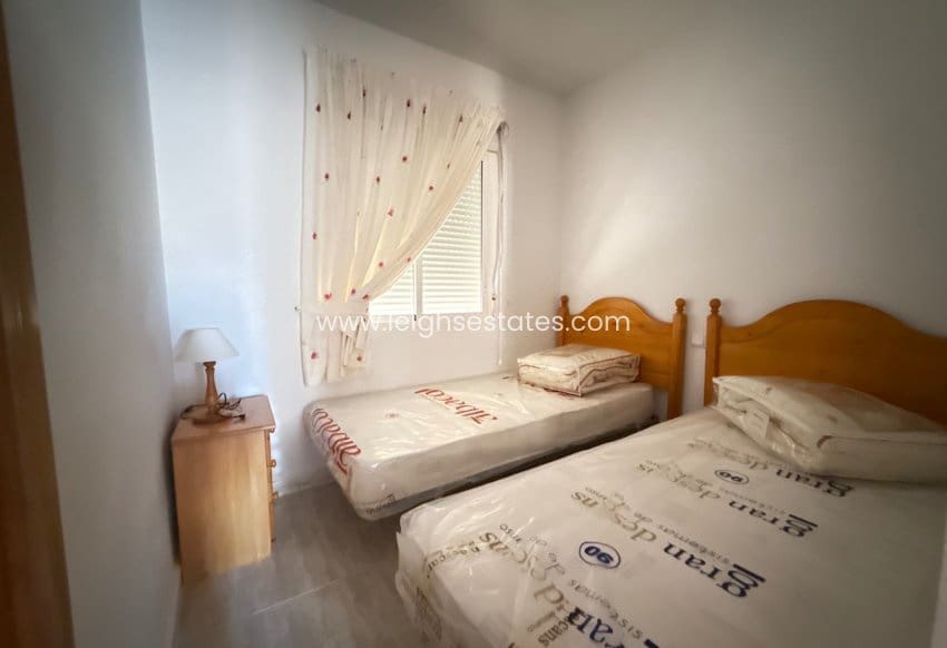 2 bedroom Apartment for sale in Villamartin with pool - € 135,000 (Ref: 9895609)