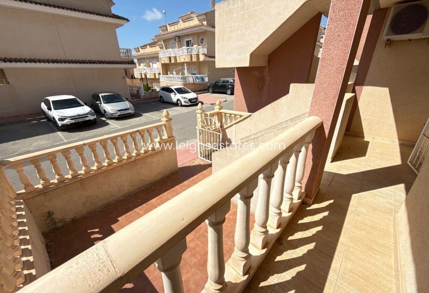 2 bedroom Apartment for sale in Villamartin with pool - € 135,000 (Ref: 9895609)