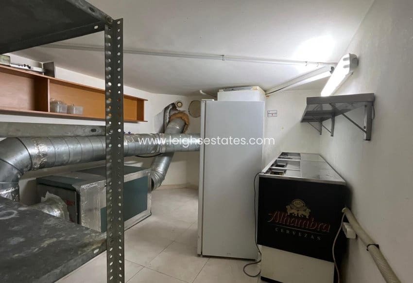 Kommersiell till salu i Los Alcazares - 360 000 € (Ref: 9898593)