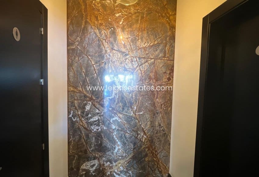Kommersiell till salu i Los Alcazares - 360 000 € (Ref: 9898593)
