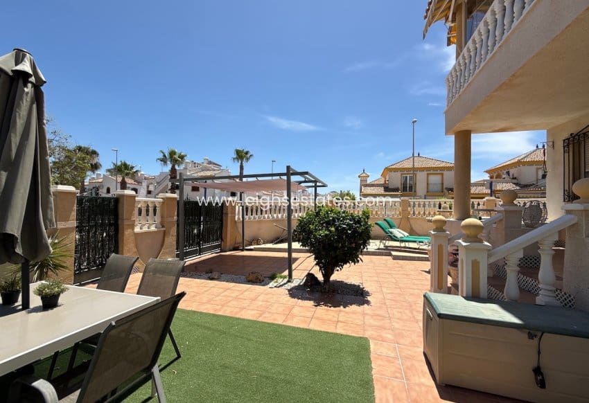 2 chambre Appartement à vendre à Villamartin avec piscine garage - 199 000 € (Ref: 9909822)