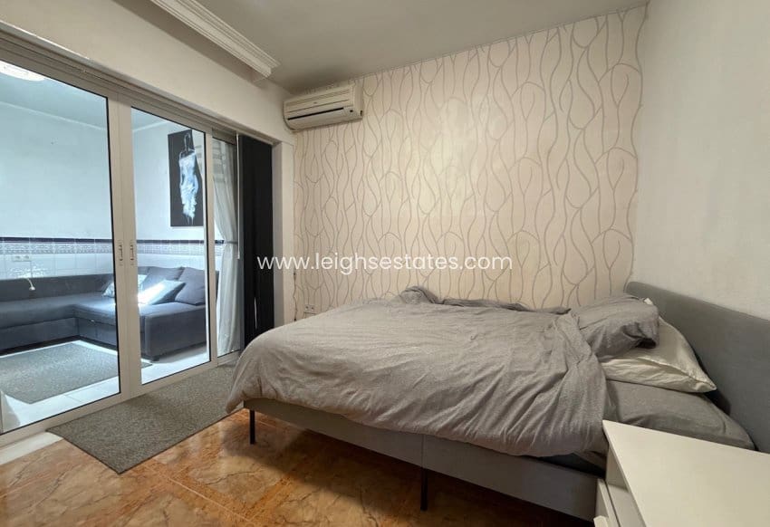 2 chambre Appartement à vendre à Villamartin avec piscine garage - 199 000 € (Ref: 9909822)