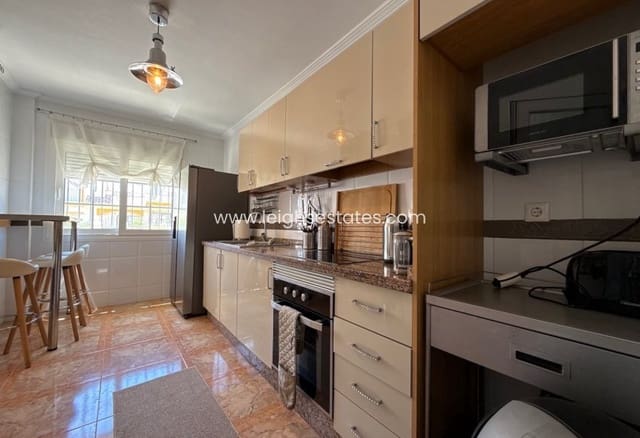 2 chambre Appartement à vendre à Villamartin, Orihuela - 199 000 € (Ref: 9909822)