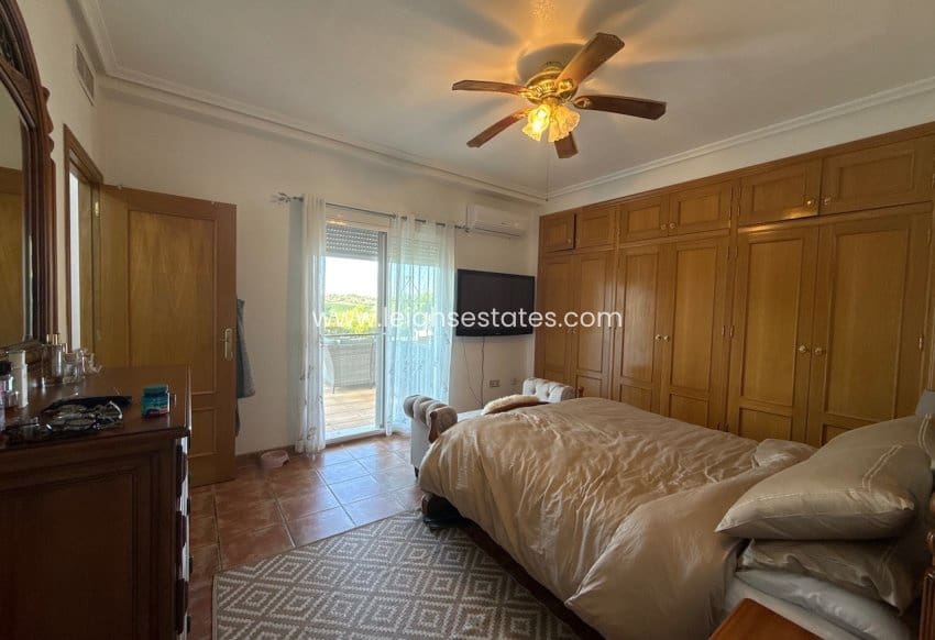 3 soverom Villa til salgs i Pinar de Campoverde med svømmebasseng garasje - € 445 000 (Ref: 9932579)