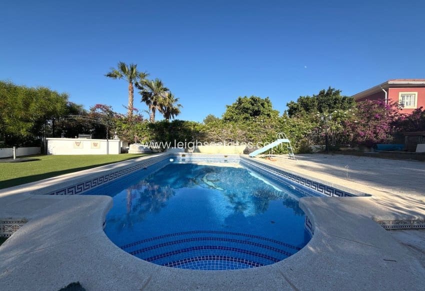 3 soverom Villa til salgs i Pinar de Campoverde med svømmebasseng garasje - € 445 000 (Ref: 9932579)