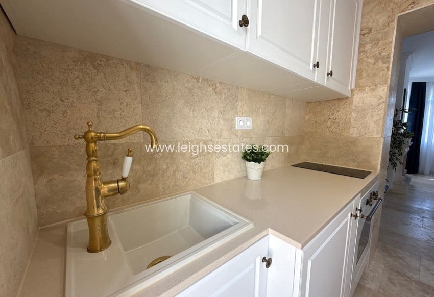 3 bedroom Villa for sale in Villamartin with pool garage - € 250,000 (Ref: 9946848)