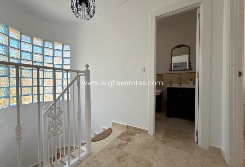3 bedroom Villa for sale in Villamartin with pool garage - € 250,000 (Ref: 9946848)