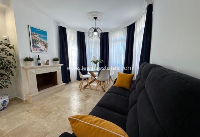 3 soveværelse Villa til salg i Villamartin, Orihuela med swimmingpool garage - € 250.000 (Ref: 9946848)