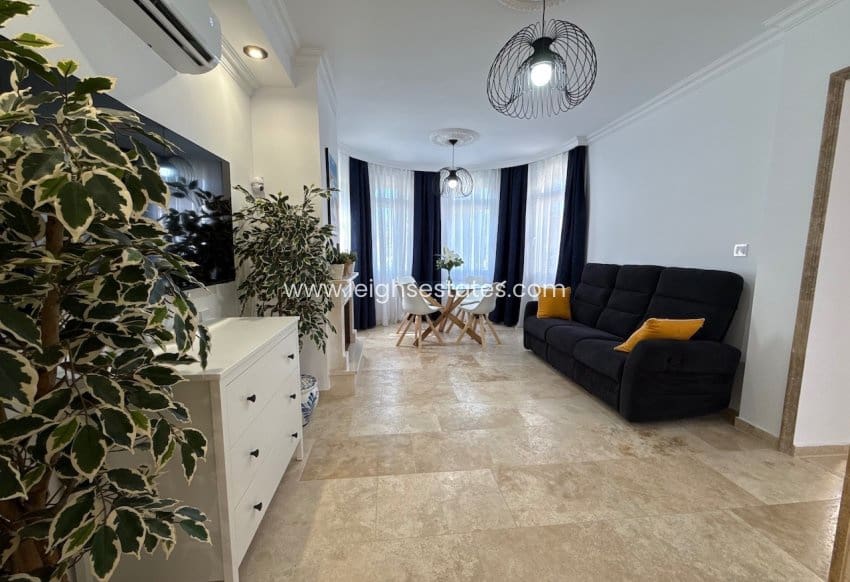 3 bedroom Villa for sale in Villamartin with pool garage - € 250,000 (Ref: 9946848)