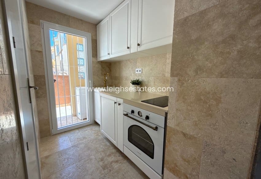 3 bedroom Villa for sale in Villamartin with pool garage - € 250,000 (Ref: 9946848)