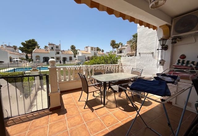3 soveværelse Byhus til salg i Villamartin, Orihuela med swimmingpool garage - € 279.000 (Ref: 9953626)
