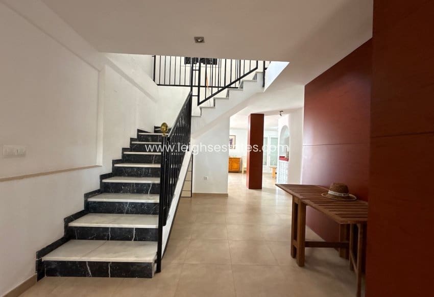 5 soverom Villa til salgs i La Zenia med svømmebasseng garasje - € 1 295 000 (Ref: 9974470)