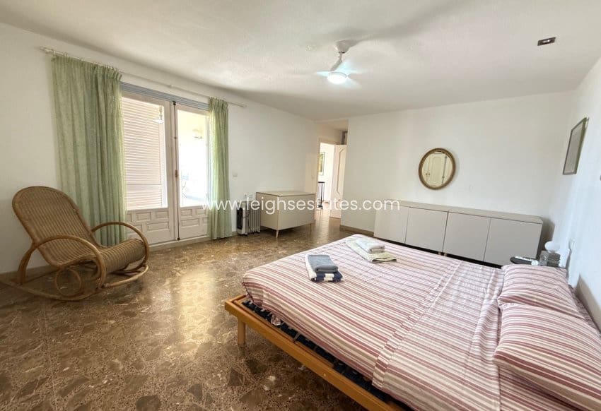 5 soverom Villa til salgs i La Zenia med svømmebasseng garasje - € 1 295 000 (Ref: 9974470)