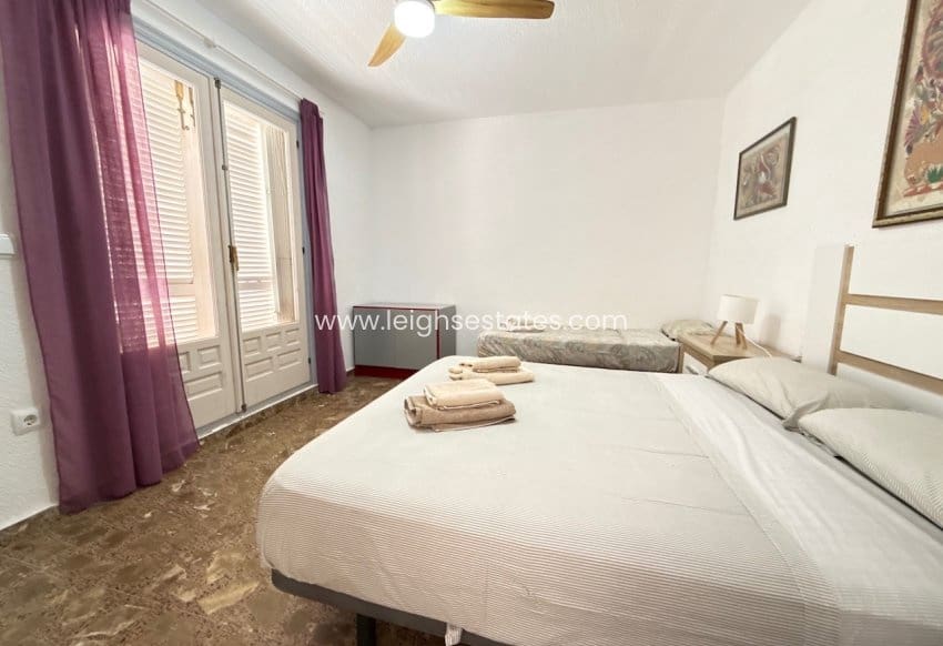 5 soverom Villa til salgs i La Zenia med svømmebasseng garasje - € 1 295 000 (Ref: 9974470)