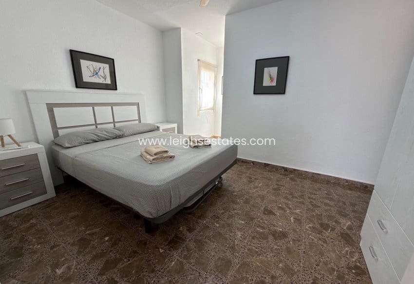 5 soverom Villa til salgs i La Zenia med svømmebasseng garasje - € 1 295 000 (Ref: 9974470)