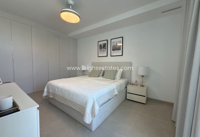 3 chambre Villa/Maison à vendre à Orihuela Costa avec piscine garage - 749 000 € (Ref: 9990026)