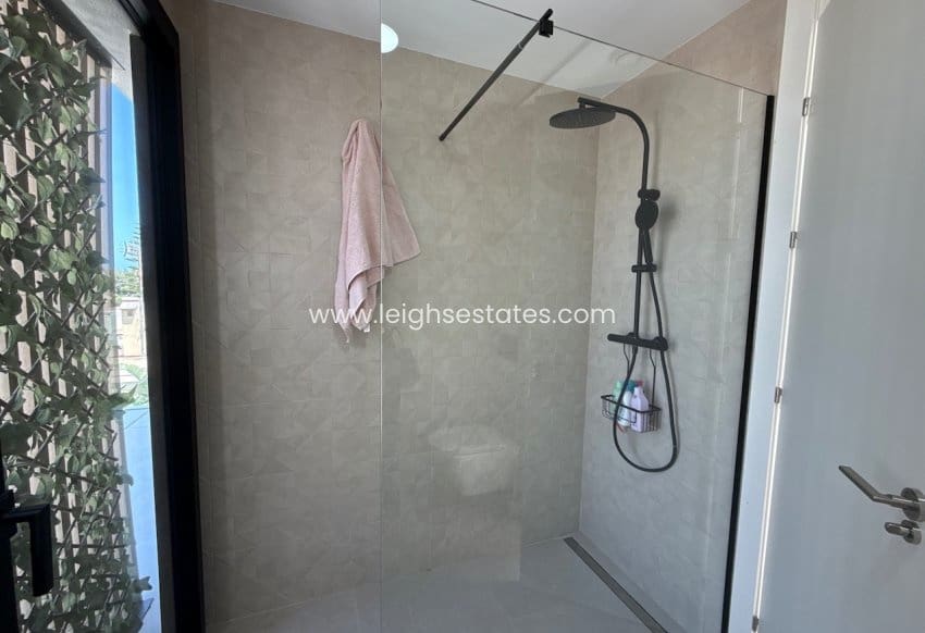 3 chambre Villa/Maison à vendre à Orihuela Costa avec piscine garage - 749 000 € (Ref: 9990026)