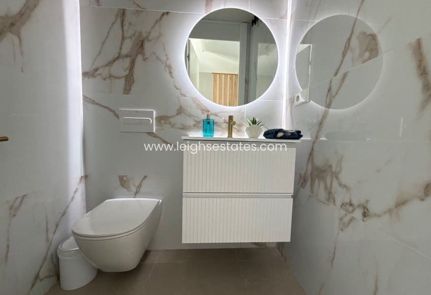 3 chambre Villa/Maison à vendre à Orihuela Costa avec piscine garage - 749 000 € (Ref: 9990026)