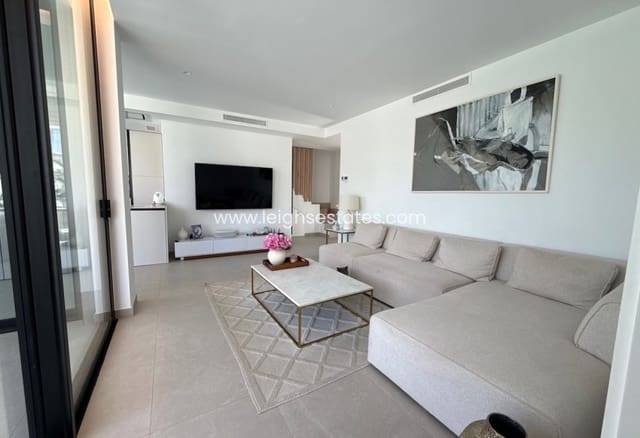 3 soverom Villa til salgs i Lomas de Cabo Roig - Los Dolses, Orihuela med svømmebasseng garasje - € 749 000 (Ref: 9990026)