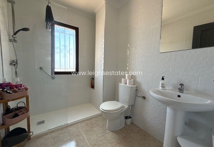 2 bedroom Villa for sale in Villamartin with pool garage - € 218,000 (Ref: 9990027)